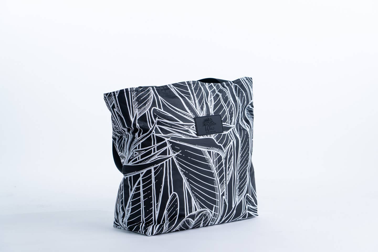 Summer Tote Beach Bag (Travel Bag) Black Strelitzia - Wai beachwear